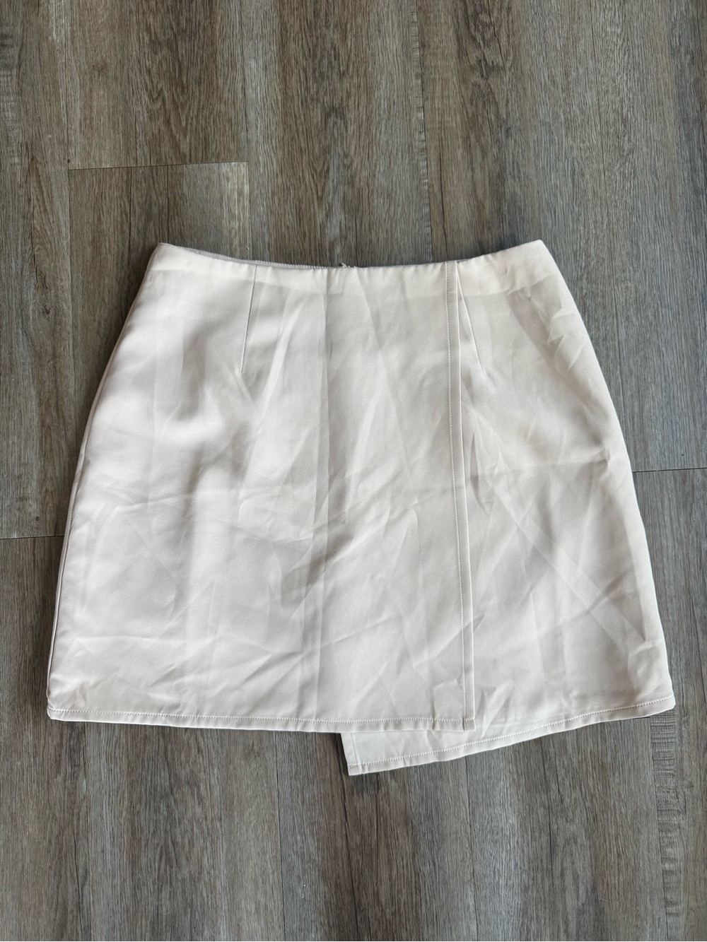PrettyLittleThing Cream Satin Mini Skirt